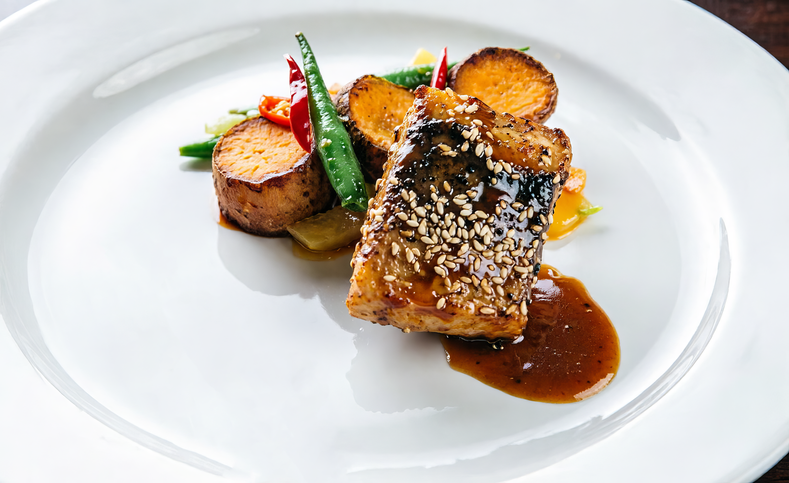亚洲学生进行西式烹饪专业训练
Asian students undertaking professional Western culinary training
